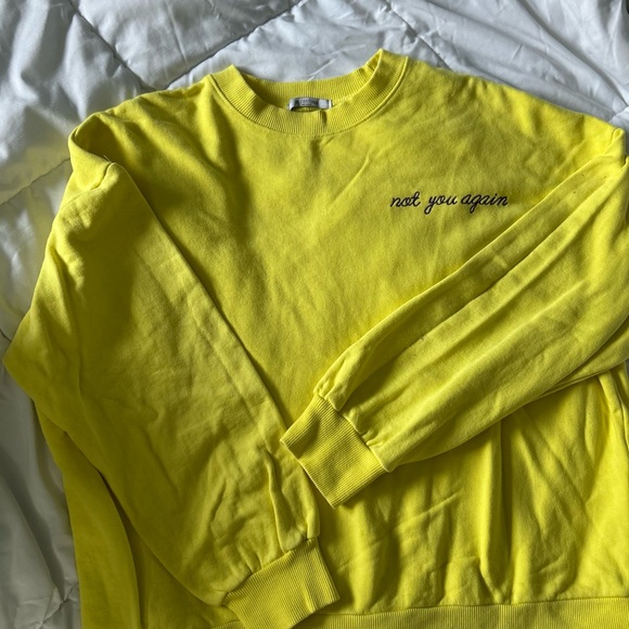 Simons Yellow Crewneck Sweatshirt Casual Comfort - Picture 1 of 2